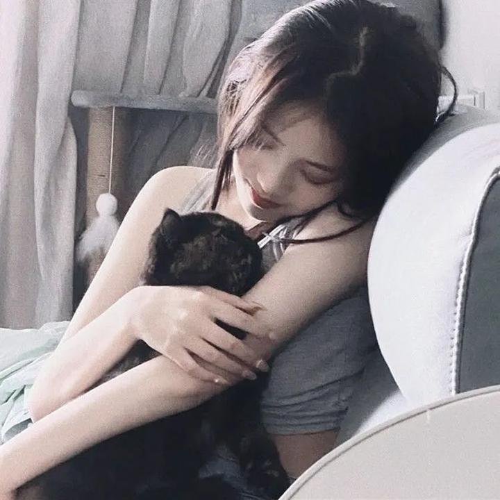 恋爱脑后宫求生指南